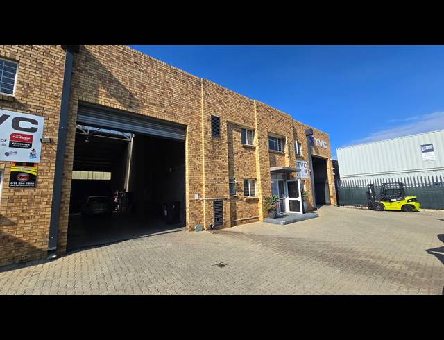 820M² WAREHOUSE TO LET IN SPARTAN